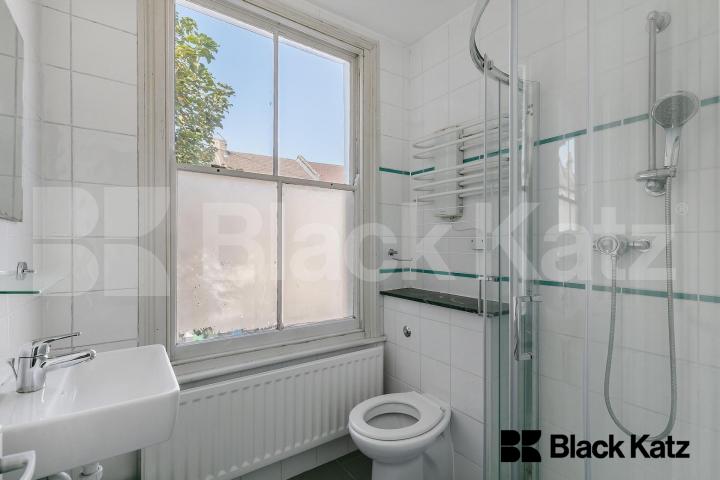 Charming 5-Bed Georgian Gem in SE15: Ideal for Students and Sharers Friary Road, Peckham